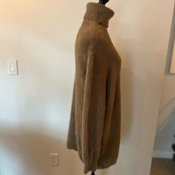 Zara Fuzzy Oversized Turtleneck - Picture 3 of 10